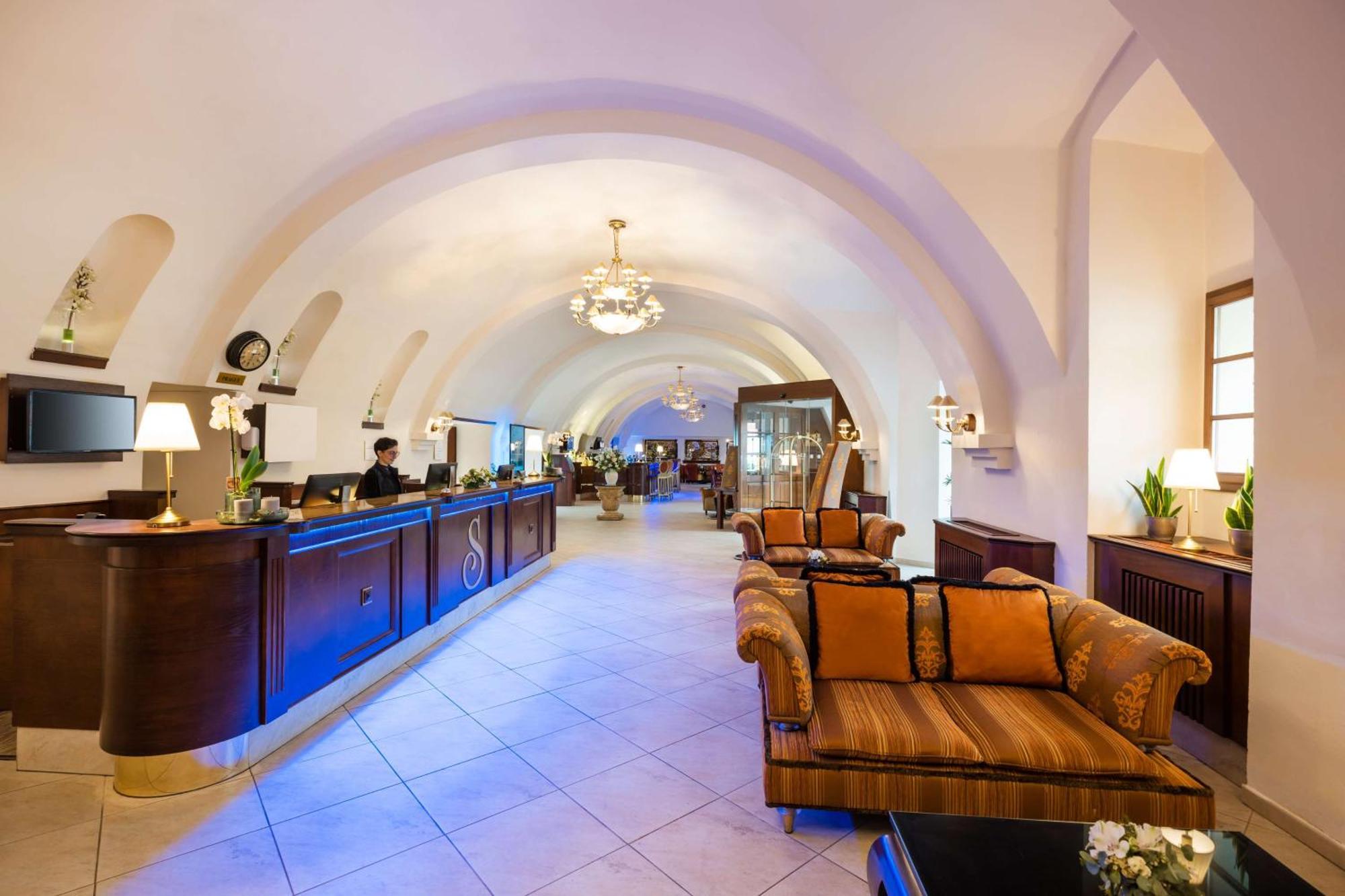 Lindner Hotel Prague Castle, Part Of Jdv By Hyatt Exteriör bild